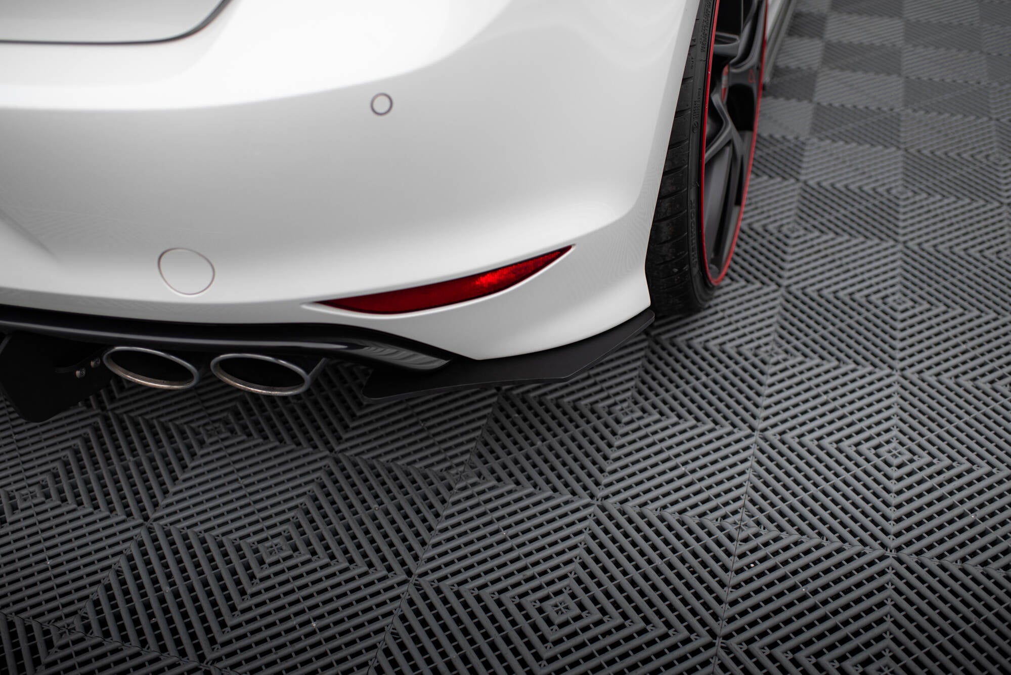 Maxton Design VW GOLF 7 R HATCHBACK Diffusor Heck Ansatz passend für Heckschürze passend für & Heck Ansatz Flaps Diffusor passend für