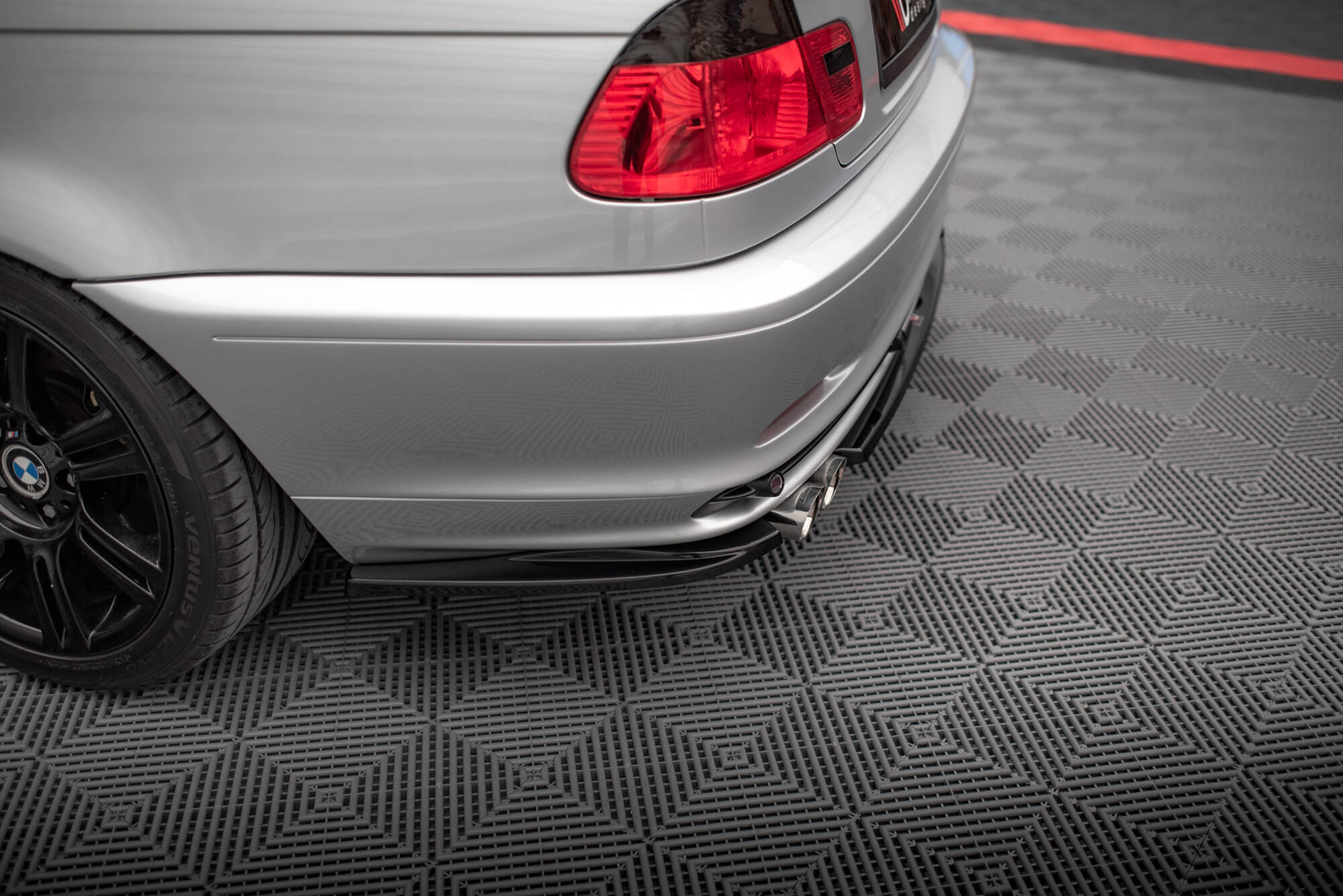 Maxton Design Heck Ansatz Flaps Diffusor passend für BMW 3er Coupe E46 schwarz Hochglanz