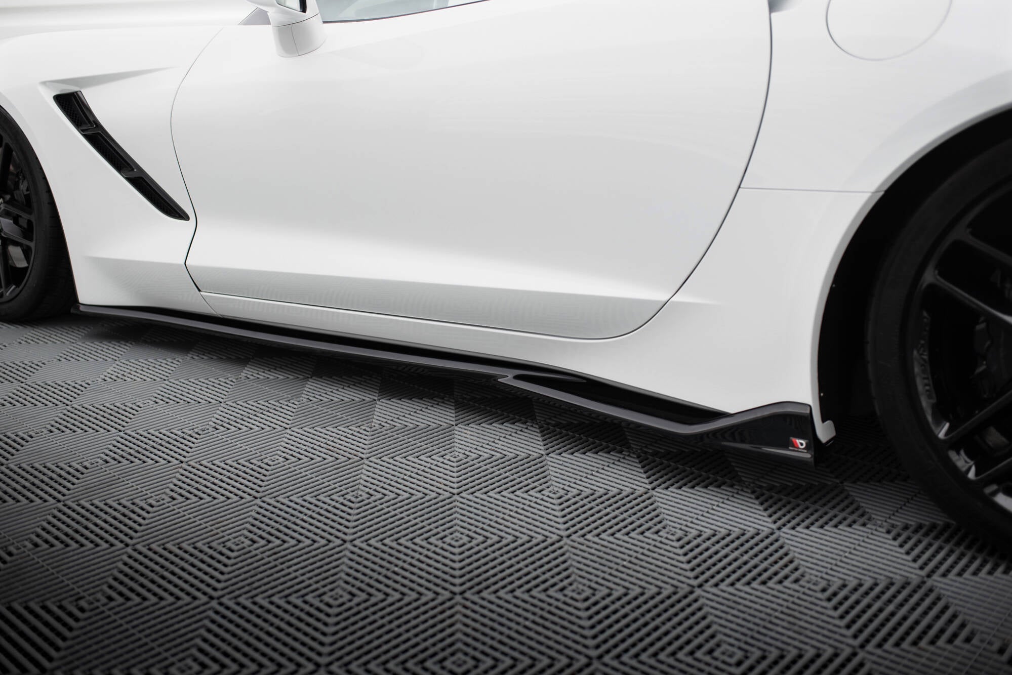 Maxton Design Street+ Seitenschweller Leisten V.2 passend für Chevrolet Corvette Stingray C7 schwarz Hochglanz