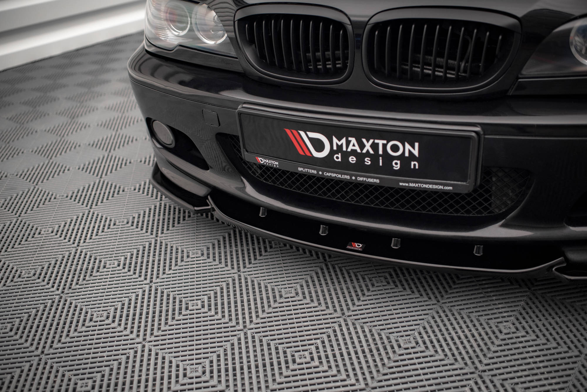 Maxton Design Street+ Spoilerlippe Front Ansatz V.2 passend für BMW 3er Coupe M-Paket E46 schwarz Hochglanz