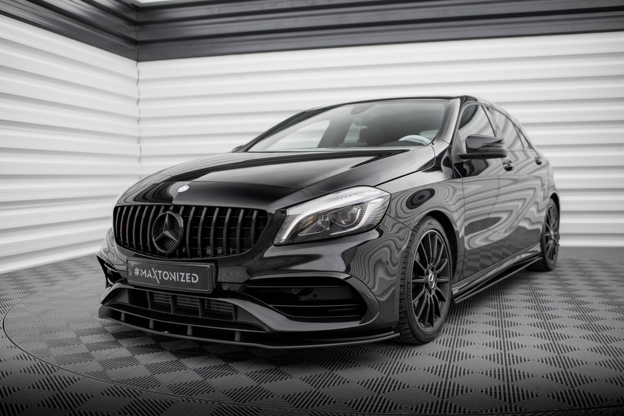 Maxton Design Street Pro Street+ Spoilerlippe Front Ansatz passend für Mercedes-Benz A AMG-Line W176 Facelift