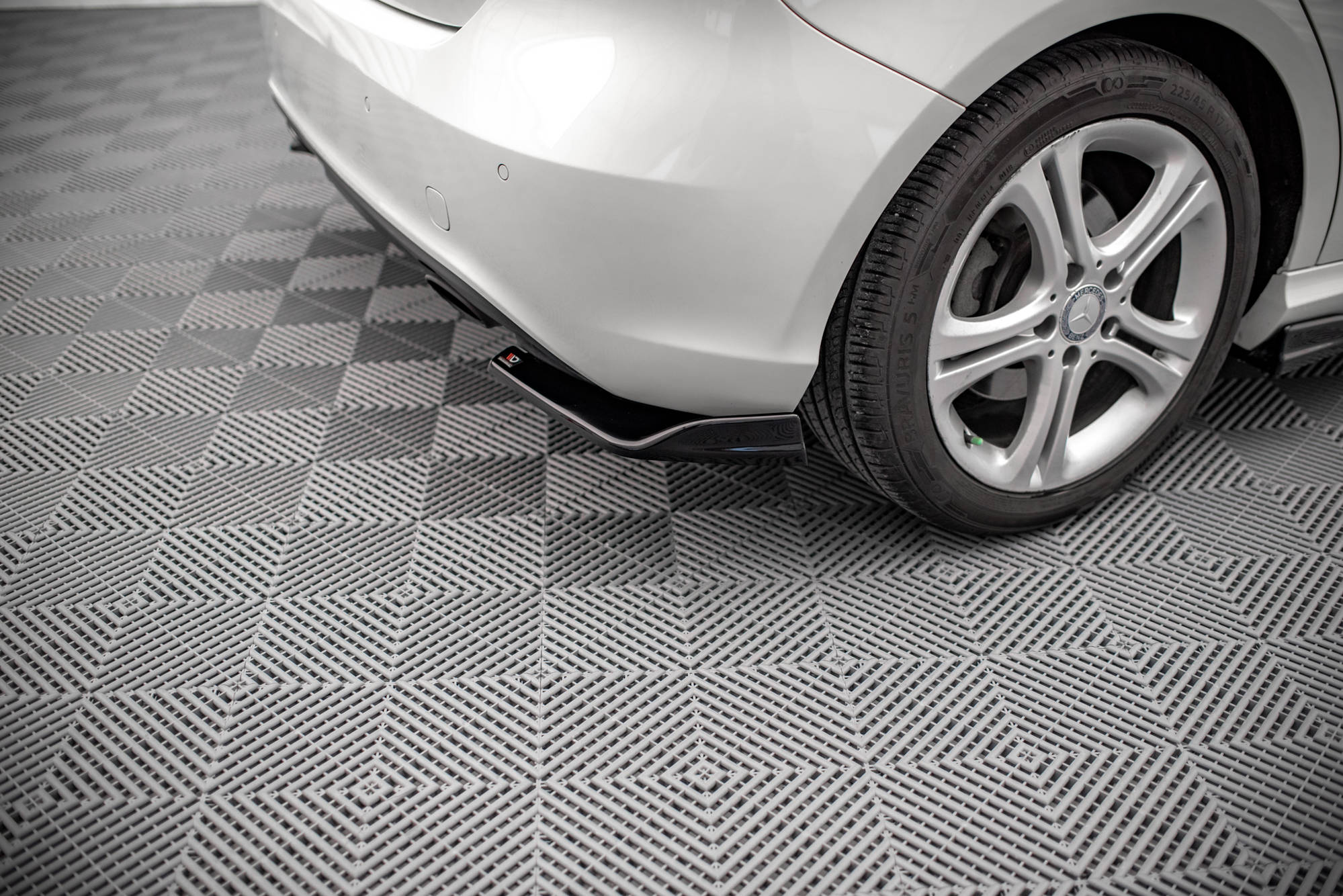 Maxton Design Heck Ansatz Flaps Diffusor V.1 passend für Mercedes-Benz A W176 schwarz Hochglanz