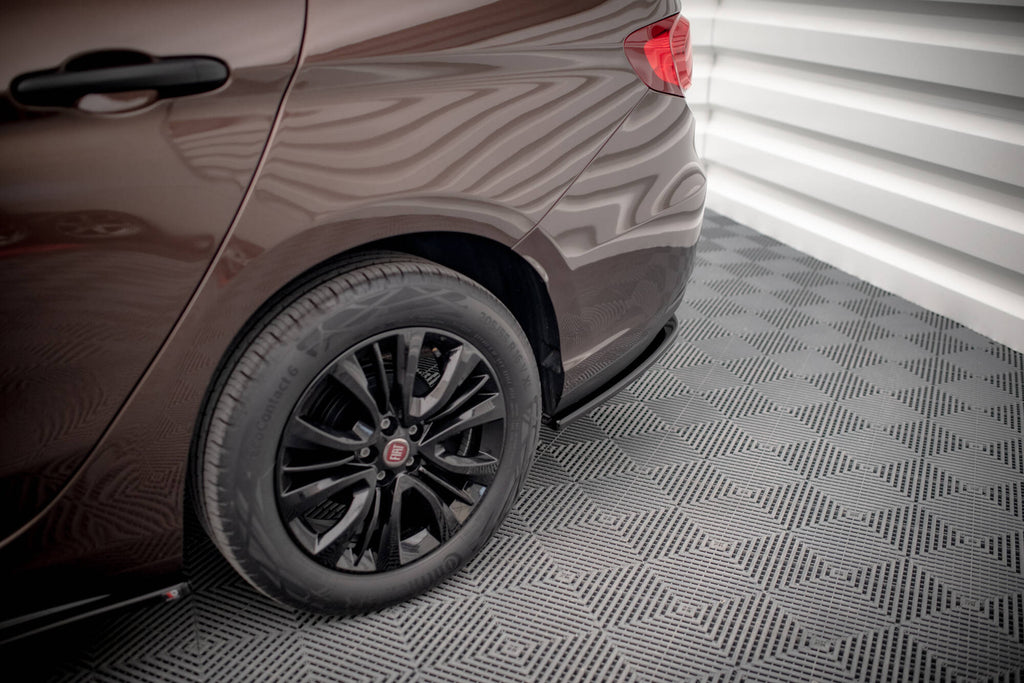 Maxton Design Street+ Mittlerer Diffusor RACE passend für Fiat Tipo S Limousine Mk1 schwarz Hochglanz
