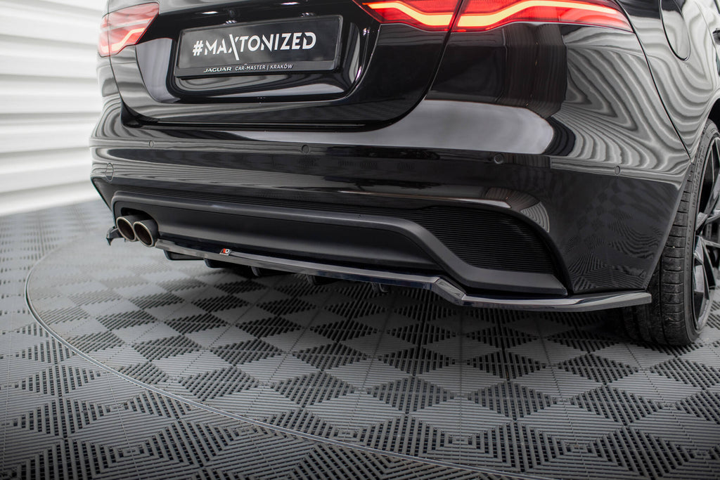 Maxton Design Street+ Mittlerer Diffusor RACE passend für Jaguar XE X760 Facelift schwarz Hochglanz