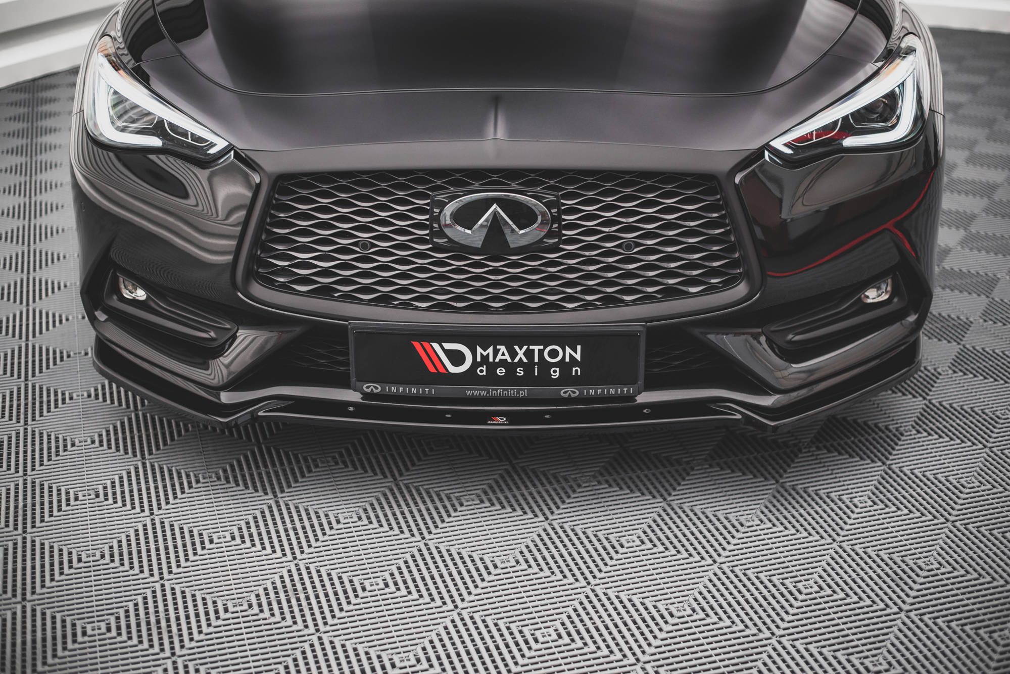 Maxton Design Street+ Spoilerlippe Front Ansatz passend für Infiniti Q60 S Mk2 schwarz Hochglanz