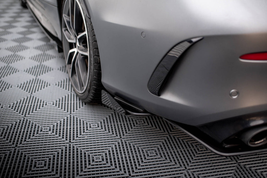 Maxton Design Hintere Seiten Flaps passend für Mercedes-AMG C43 Coupe / Cabrio C205 Facelift / A205 Facelift schwarz Hochglanz