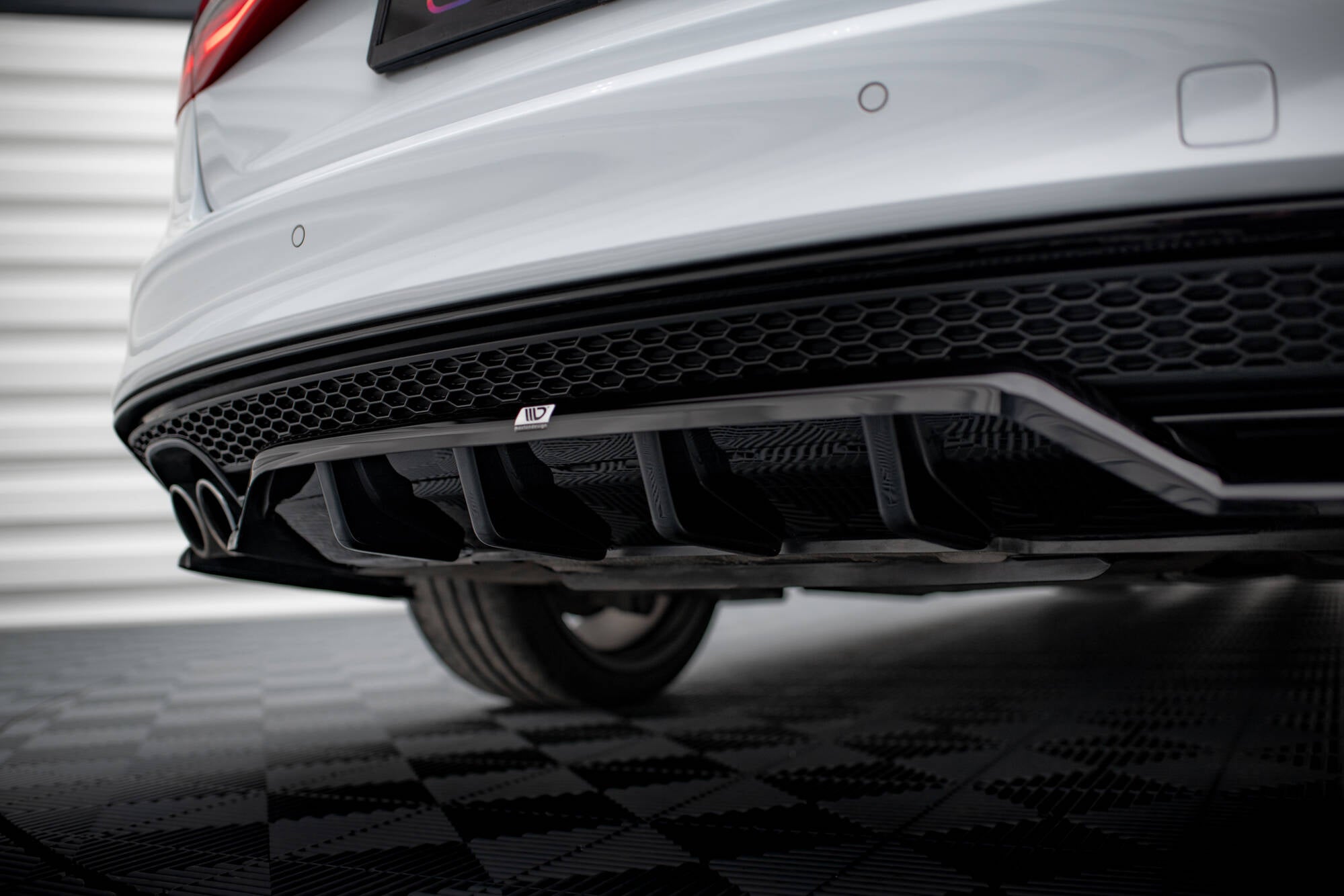 Maxton Design Street+ Mittlerer Diffusor RACE passend für Audi A4 Competition B8 Facelift schwarz Hochglanz