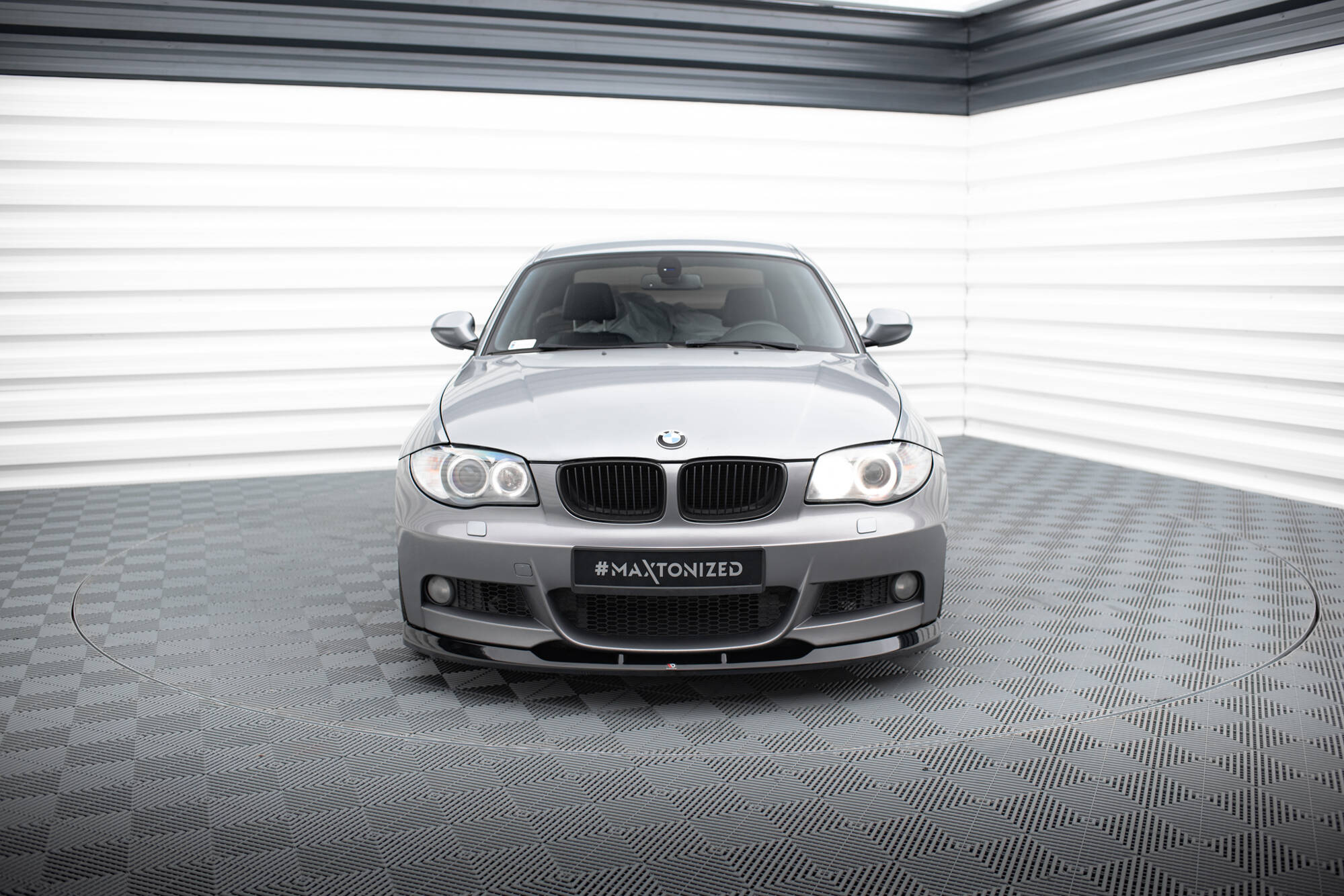 Maxton Design Street+ Spoilerlippe Front Ansatz V.2 passend für BMW 1er M-Paket E82 schwarz Hochglanz