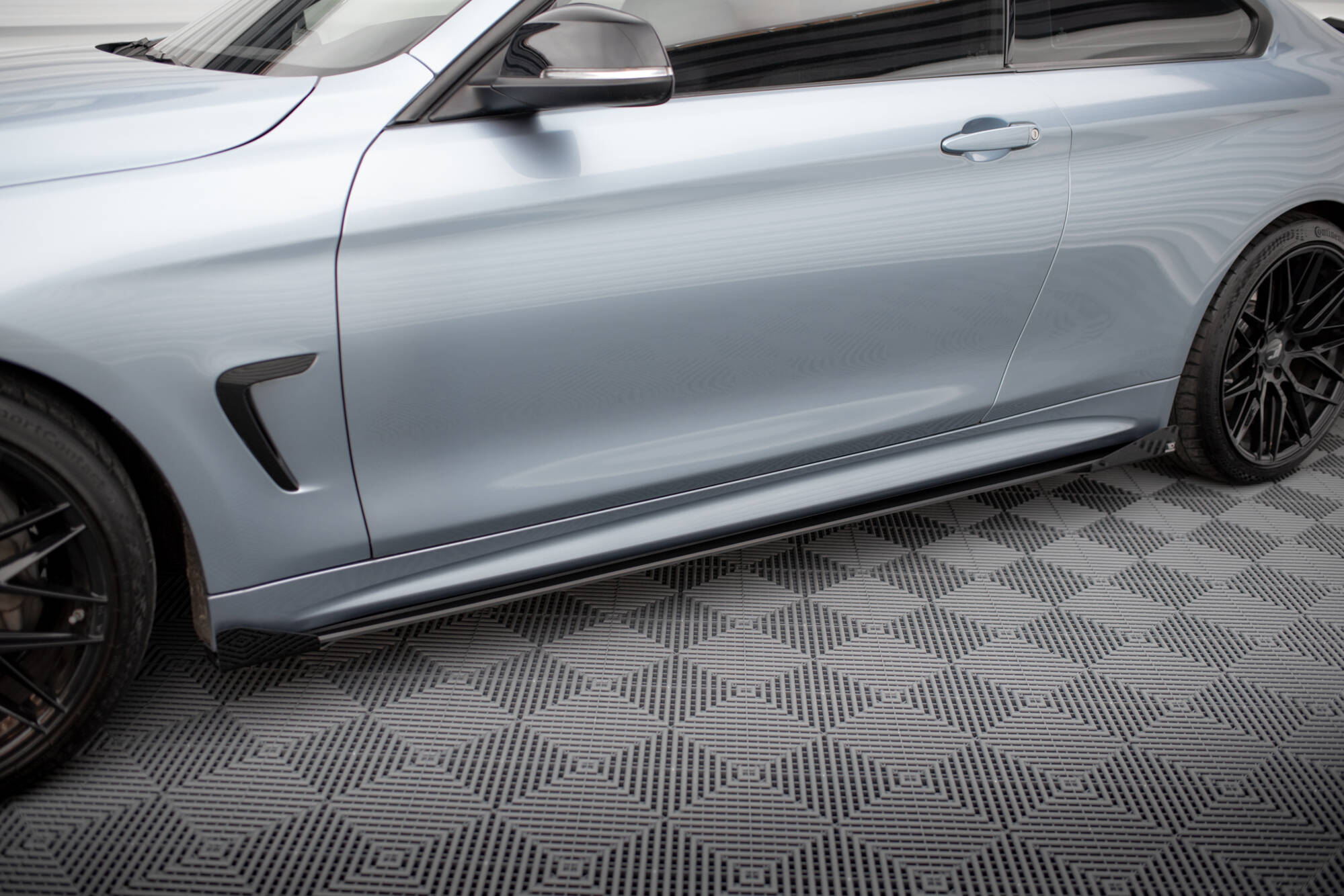 Maxton Design Seitenschweller Flaps passend für BMW 4er Coupe / Gran Coupe / Cabrio M-Paket F32 / F36 / F33 schwarz Hochglanz