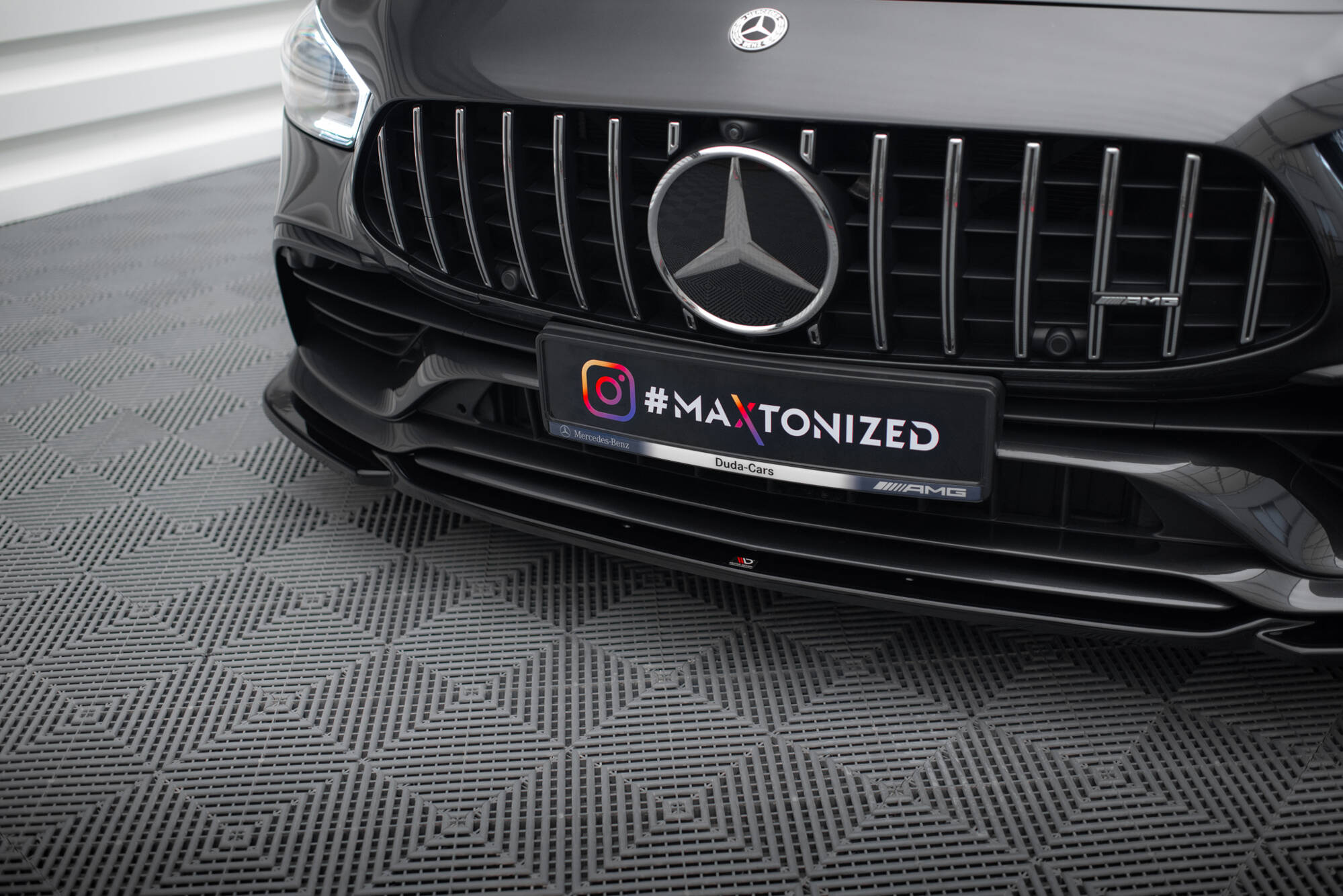 Maxton Design Street+ Spoilerlippe Front Ansatz V.1 passend für Mercedes-AMG GT 53 4-Door Coupe X290 schwarz Hochglanz
