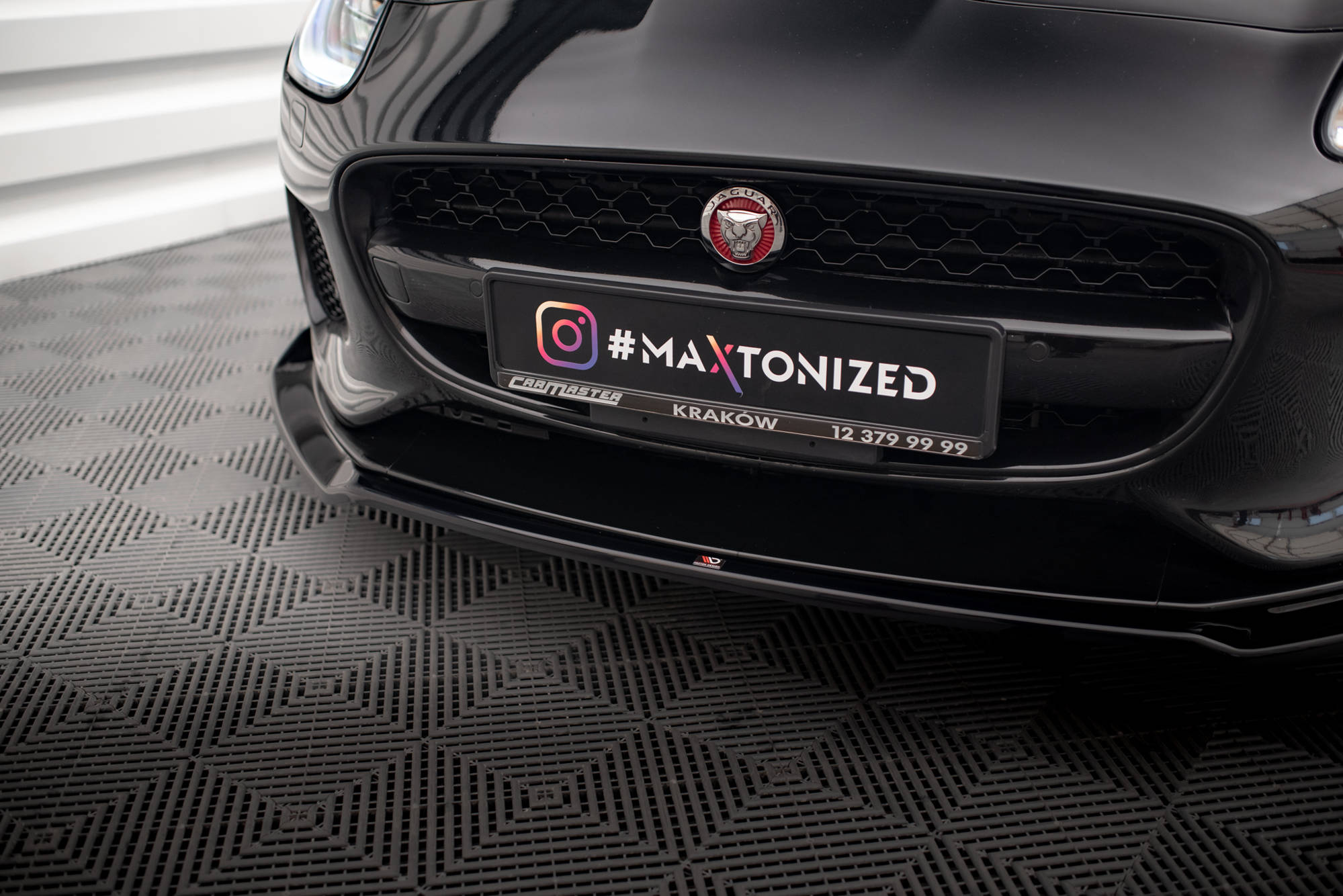 Maxton Design Street+ Spoilerlippe Front Ansatz V.2 passend für Jaguar F-Type X152 Facelift schwarz Hochglanz