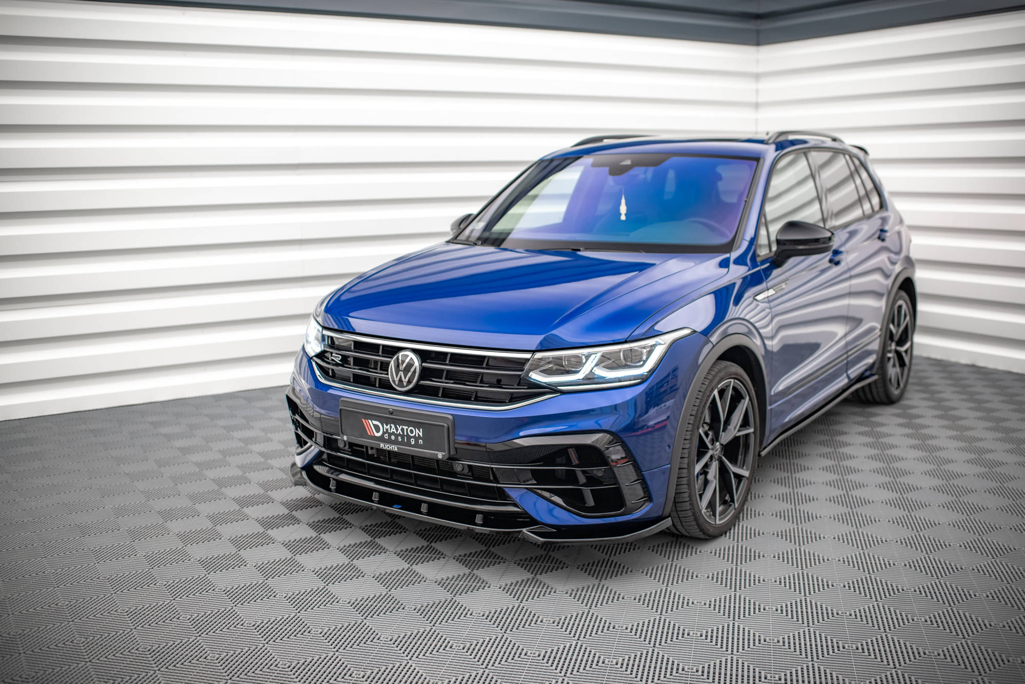 Maxton Design Street+ Spoilerlippe Front Ansatz V.3 passend für VW Tiguan R / R-Line Mk2 Facelift schwarz Hochglanz