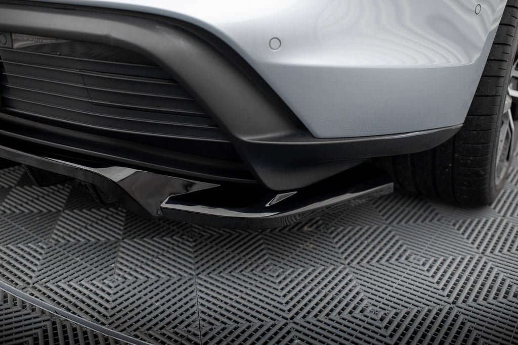 Maxton Design Street+ Mittlerer Diffusor RACE passend für Porsche Taycan / Taycan 4 / Taycan 4S / Taycan GTS Mk1 schwarz Hochglanz