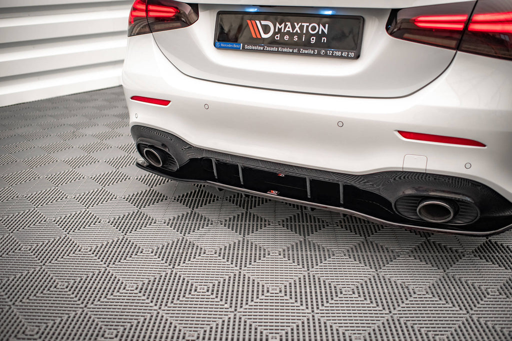 Maxton Design Street+ Mittlerer Diffusor RACE passend für V.1 Mercedes A 35 AMG Limousine V177 schwarz Hochglanz