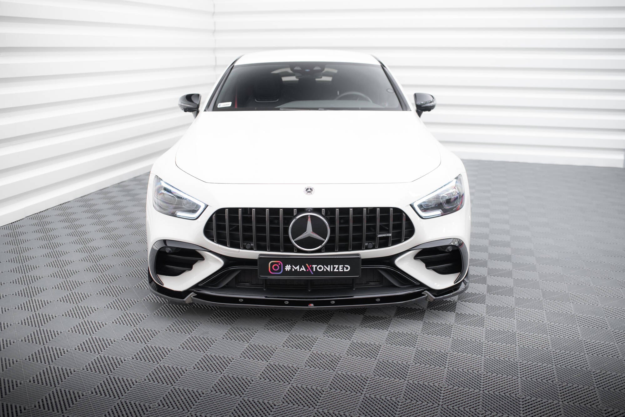 Maxton Design Street+ Spoilerlippe Front Ansatz V.2 passend für Mercedes-AMG GT 43 4 Door Coupe V8 Styling Package X290 schwarz Hochglanz