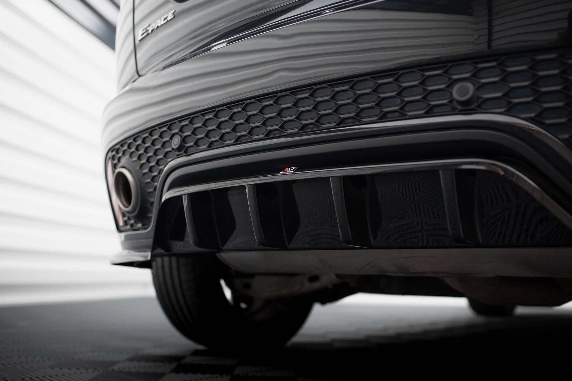 Maxton Design Street+ Mittlerer Diffusor RACE passend für Jaguar E-Pace R-Dynamic Mk1 schwarz Hochglanz