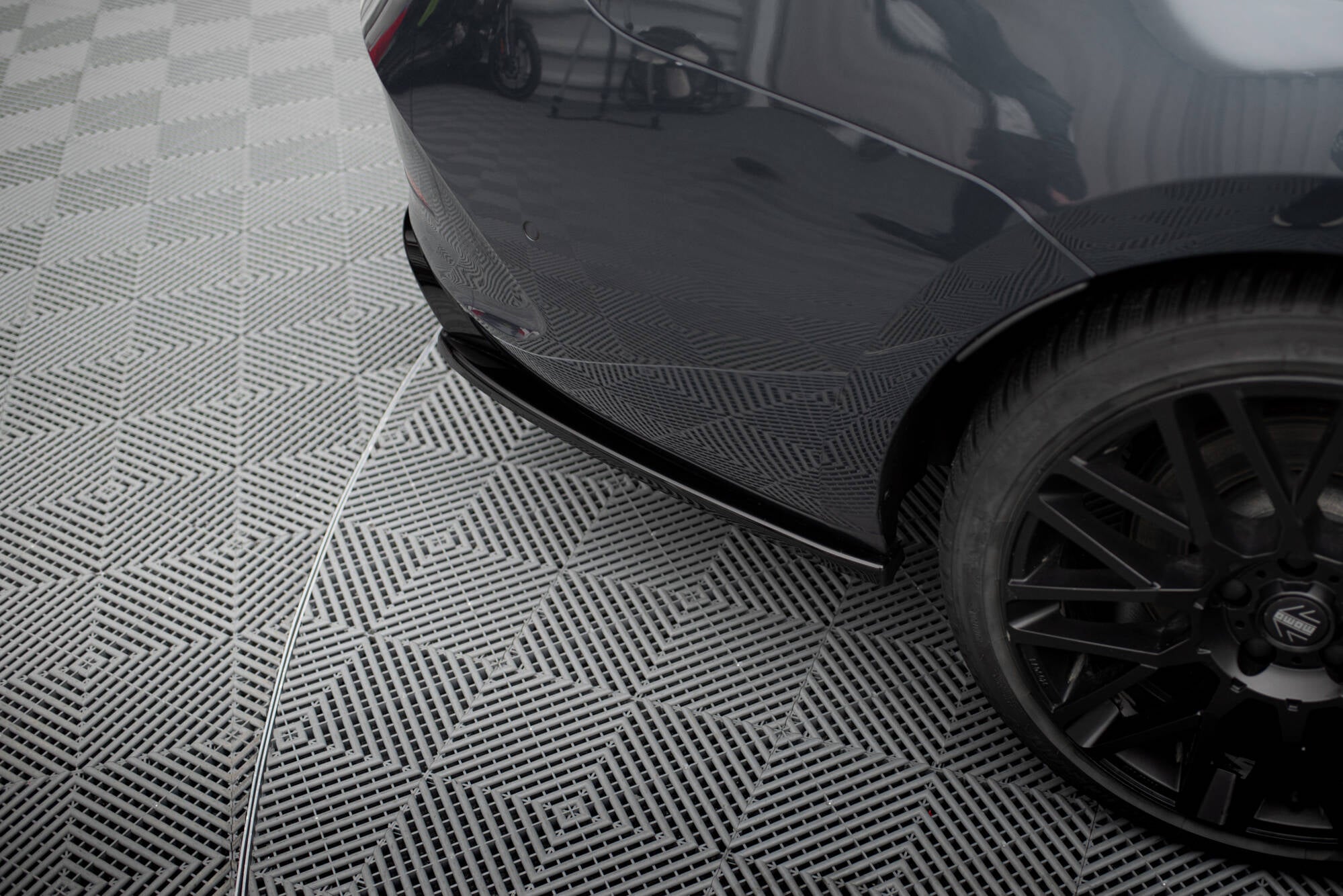 Maxton Design Heck Ansatz Flaps Diffusor V.2 passend für Cupra Leon ST Mk1 Facelift schwarz Hochglanz