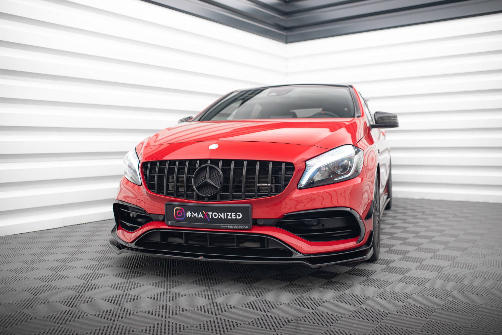 Maxton Design Street+ Spoilerlippe Front Ansatz V.2 passend für Mercedes-Benz A45 Aero W176 Facelift schwarz Hochglanz