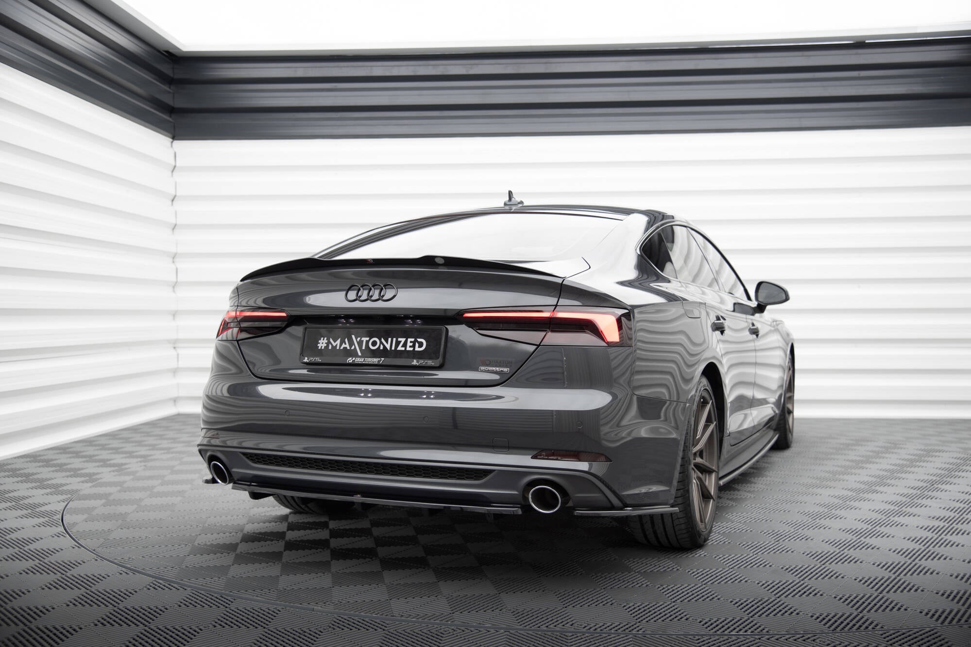 Maxton Design Heck Ansatz Flaps Diffusor passend für Audi A5 S-Line F5 Sportback schwarz Hochglanz