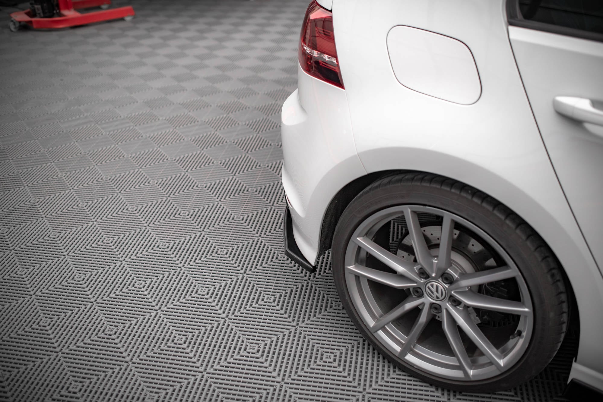 Maxton Design Heck Ansatz Flaps Diffusor V.3 passend für VW Golf R Mk7 schwarz Hochglanz