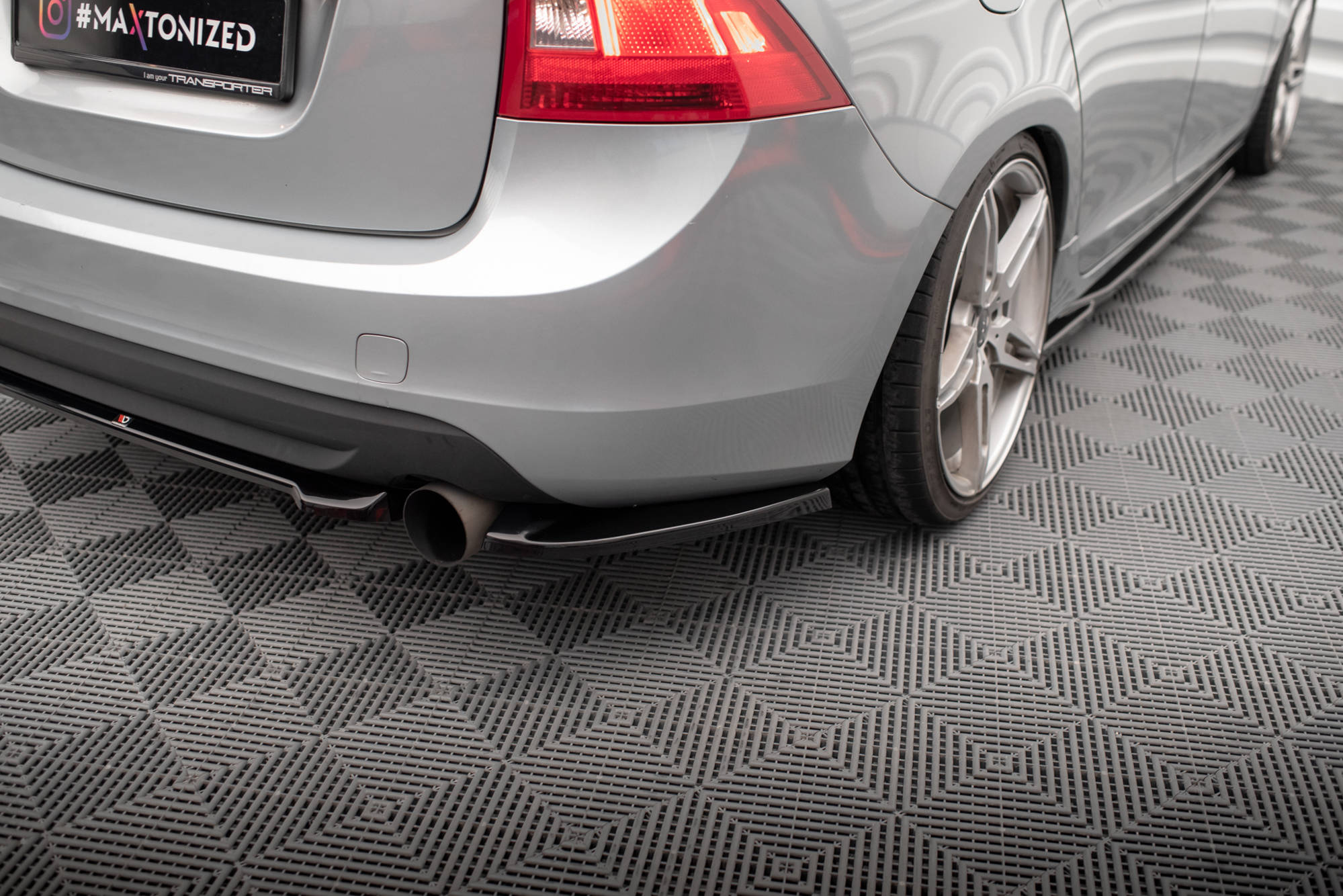 Maxton Design Heck Ansatz Flaps Diffusor passend für Volvo S60 Mk2 schwarz Hochglanz