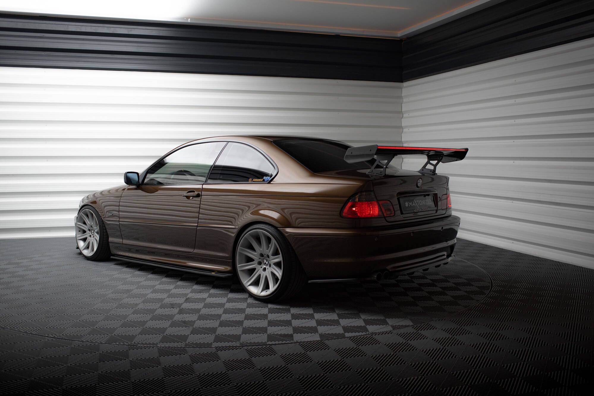 Maxton Design Carbon Spoiler With Internal Brackets Uprights + LED BMW 3er Coupe E46 für BMW 3er E46