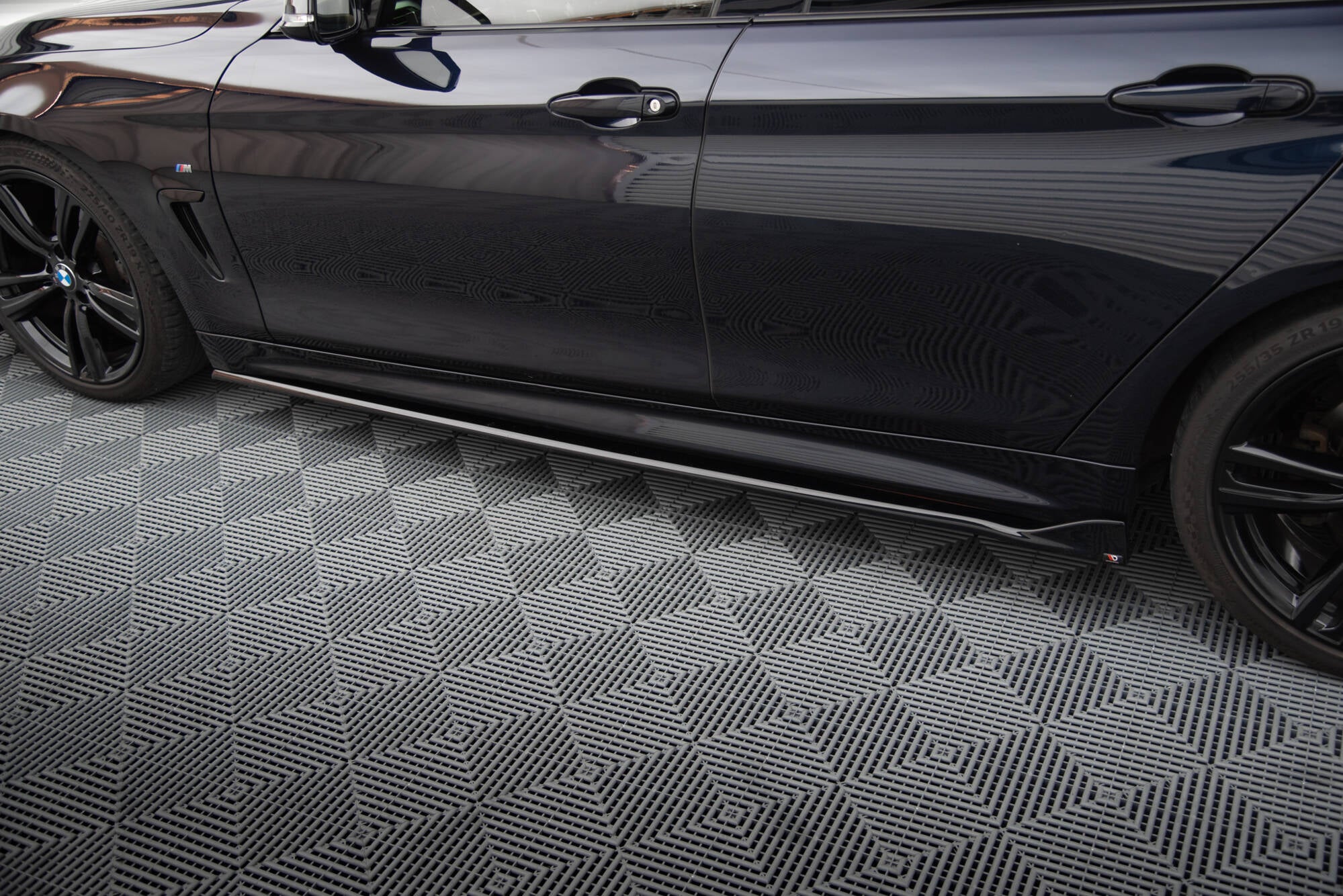 Maxton Design Street+ Seitenschweller Leisten passend für V.3 passend für BMW 4er Coupe / Gran Coupe / Cabrio M-Paket F32 / F36 / F33 schwarz Hochglanz