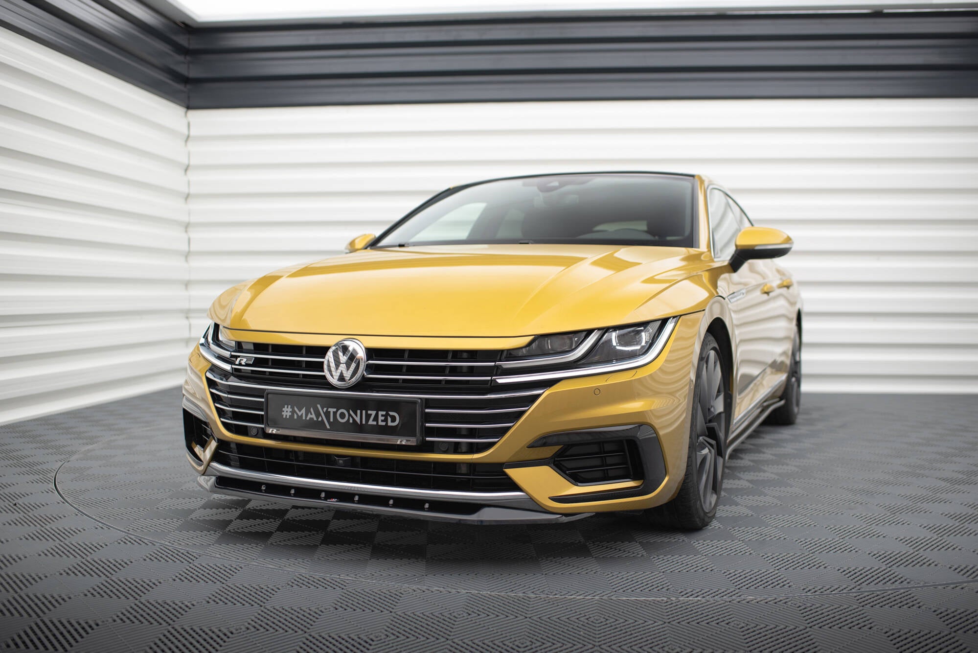 Maxton Design Street+ Spoilerlippe Front Ansatz V.2 passend für VW Arteon R-Line Limousine / Shooting Brake Mk1 schwarz Hochglanz
