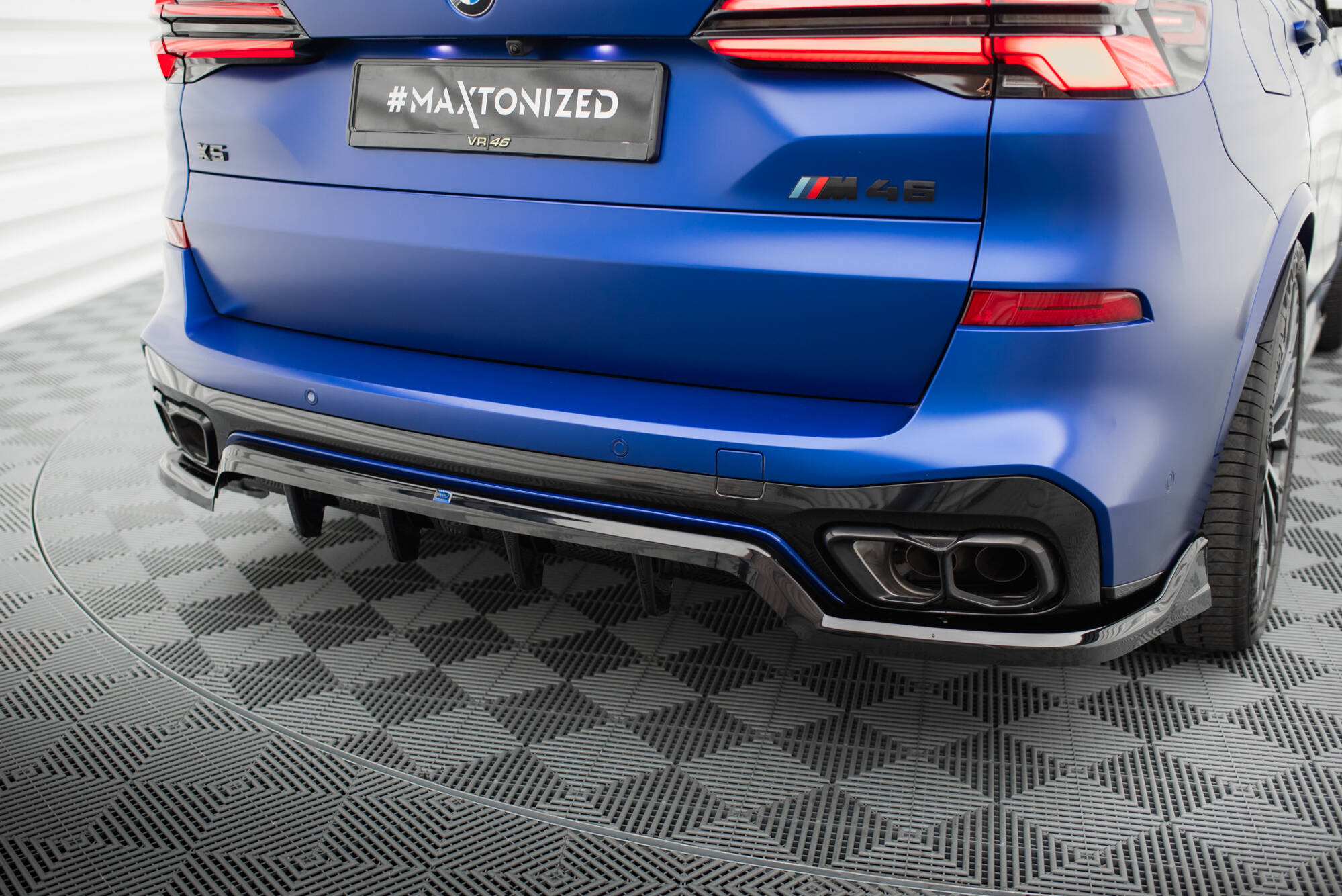 Maxton Design Street+ Mittlerer Diffusor RACE V.2 passend für BMW X5 M-Paket G05 Facelift schwarz Hochglanz