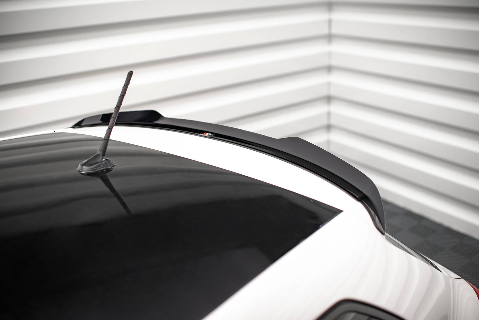 Maxton Design Spoiler CAP passend für Seat Ibiza FR/ Standard Mk5 schwarz Hochglanz