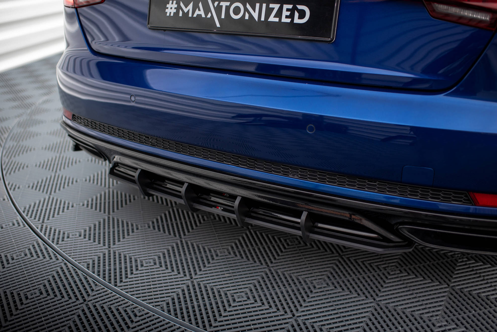 Maxton Design Street Pro Heckschürze passend für Audi A4 Competition B9