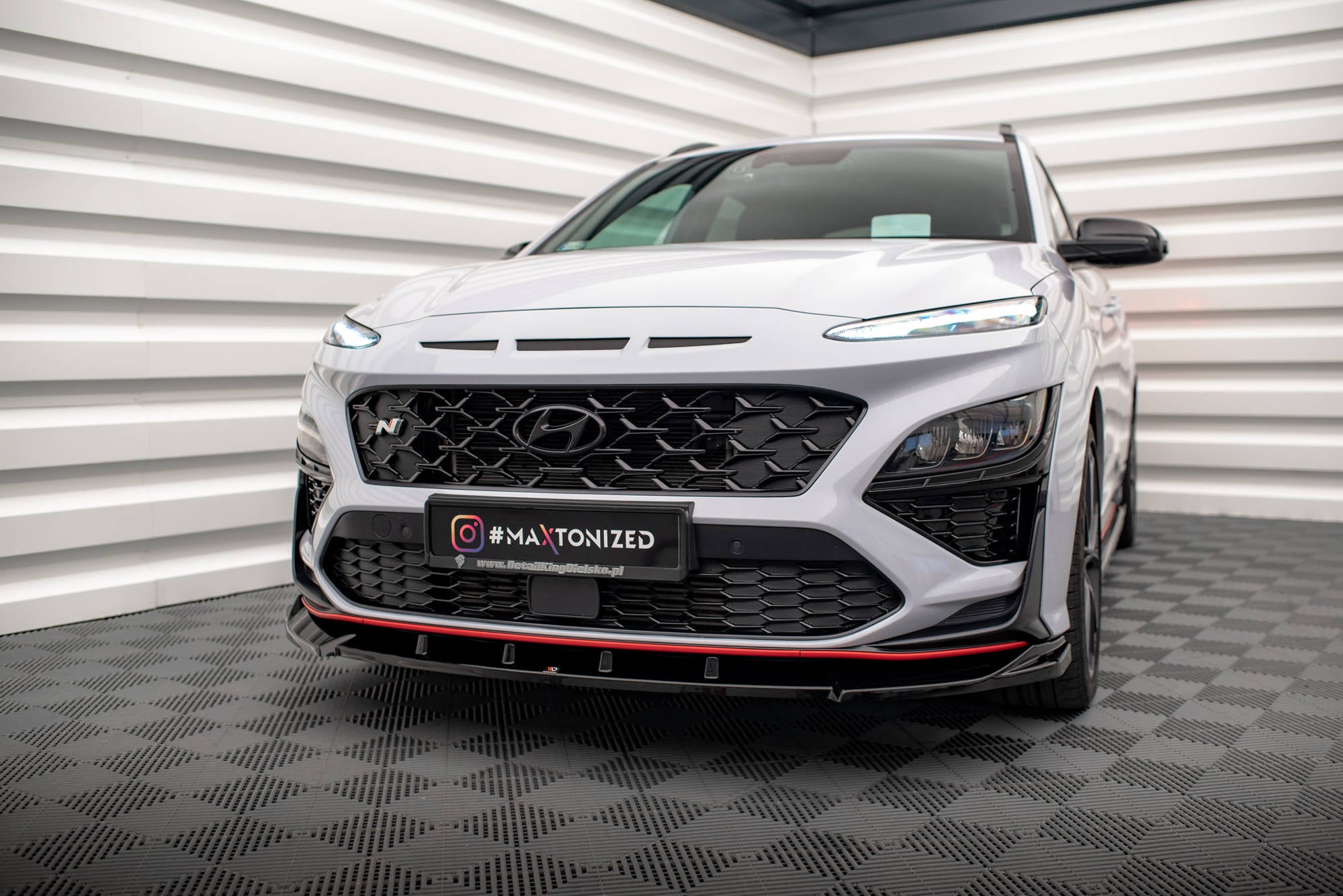 Maxton Design Street+ Spoilerlippe Front Ansatz V.2 passend für Hyundai Kona N Mk1 schwarz Hochglanz