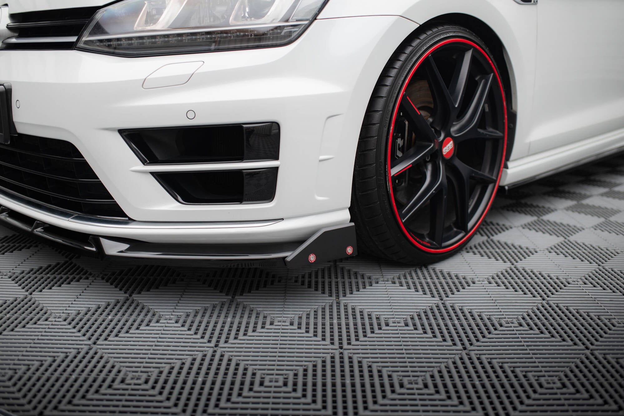 Maxton Design Street+ Spoilerlippe Front Ansatz V.5 + Flaps passend für VW Golf R / R-Line Mk7