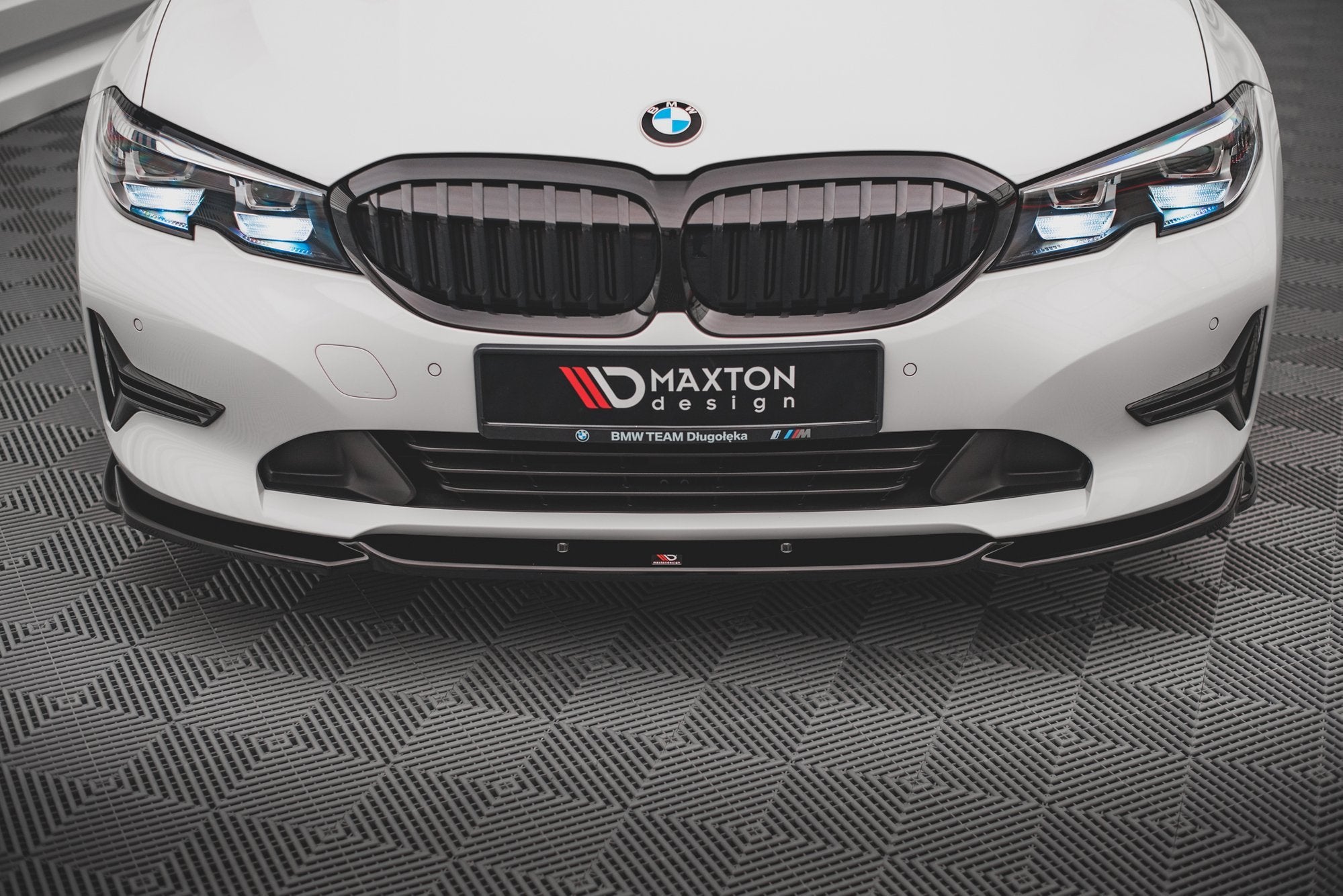 Maxton Design Street+ Spoilerlippe Front Ansatz V.2 passend für BMW 3er G20 / G21 schwarz Hochglanz