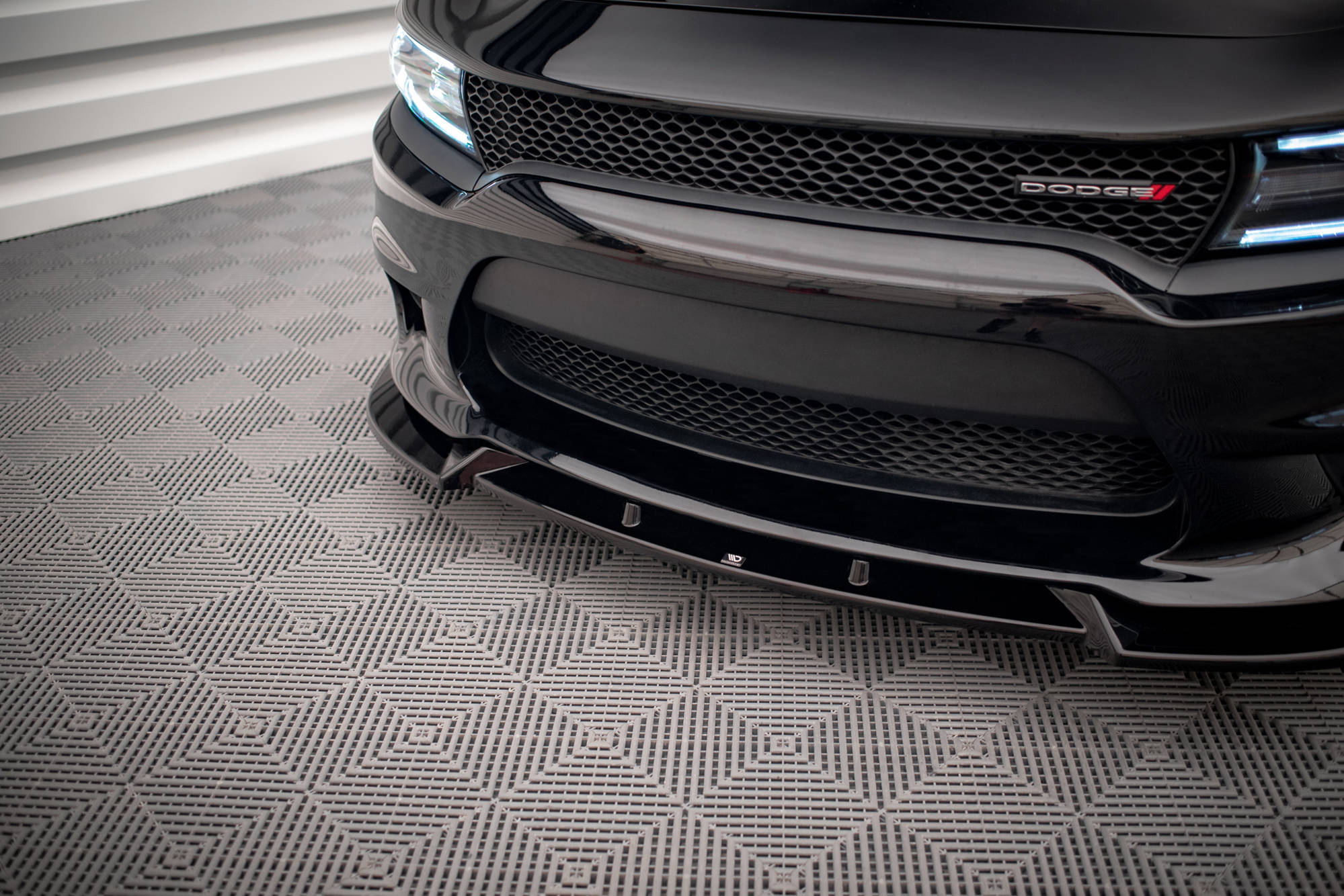 Maxton Design Street+ Spoilerlippe Front Ansatz V.2 passend für Dodge Charger SRT Mk7 Facelift schwarz Hochglanz