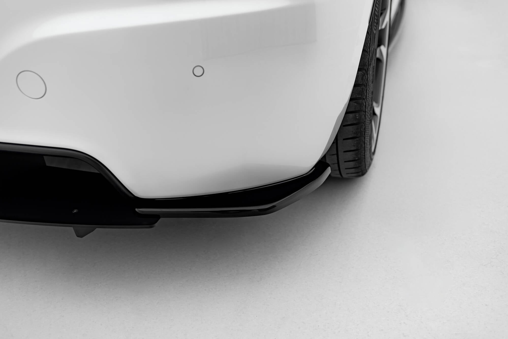 Maxton Design Heck Ansatz Flaps Diffusor passend für Peugeot RCZ Mk1 / Mk1 Facelift schwarz Hochglanz