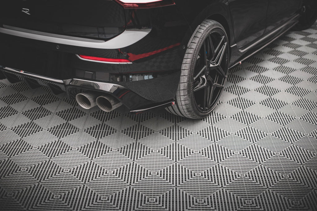 Maxton Design Heck Ansatz Flaps Diffusor V.3 passend für VW Golf R Hatchback Mk8 Facelift schwarz Hochglanz