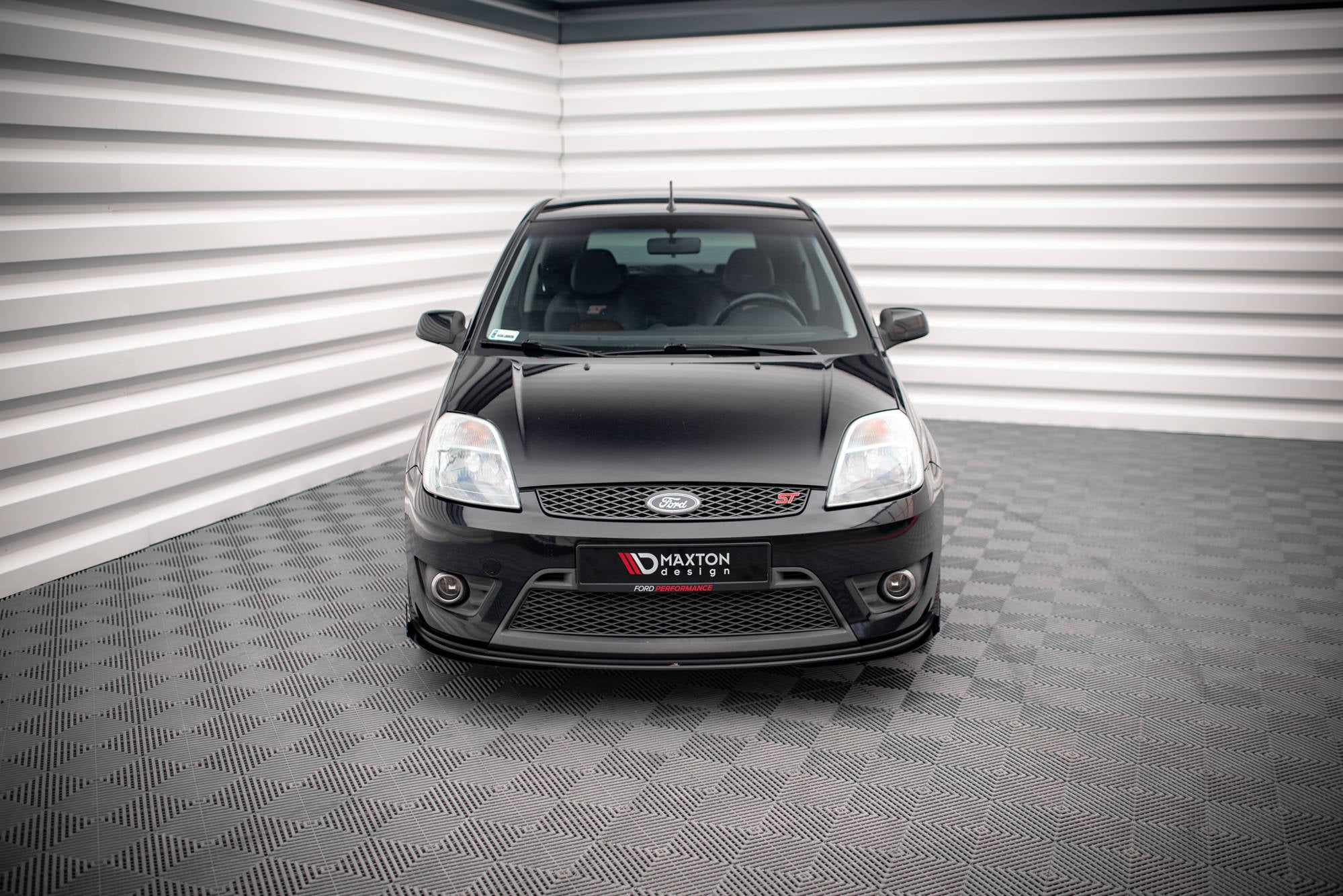Maxton Design Street Pro Street+ Spoilerlippe Front Ansatz passend für + Flaps passend für V.1 + Flaps Ford Fiesta ST Mk6 schwarz Hochglanz