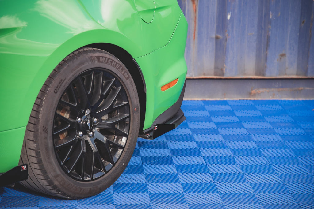 Maxton Design Street Pro Heck Ansatz Flaps Diffusor V.1 + Flaps passend für Ford Mustang GT Mk6 Facelift schwarz Hochglanz
