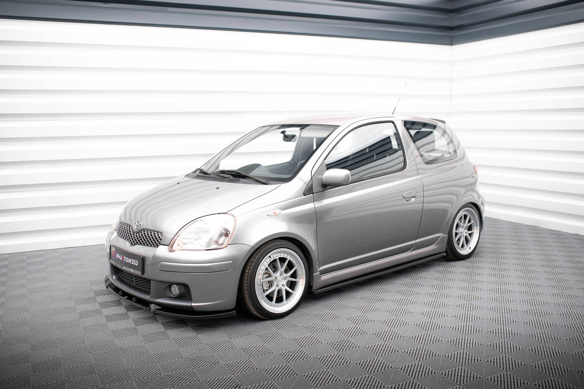 Maxton Design Street+ Spoilerlippe Front Ansatz passend für Toyota Yaris T-Sport Mk1 Facelift schwarz Hochglanz