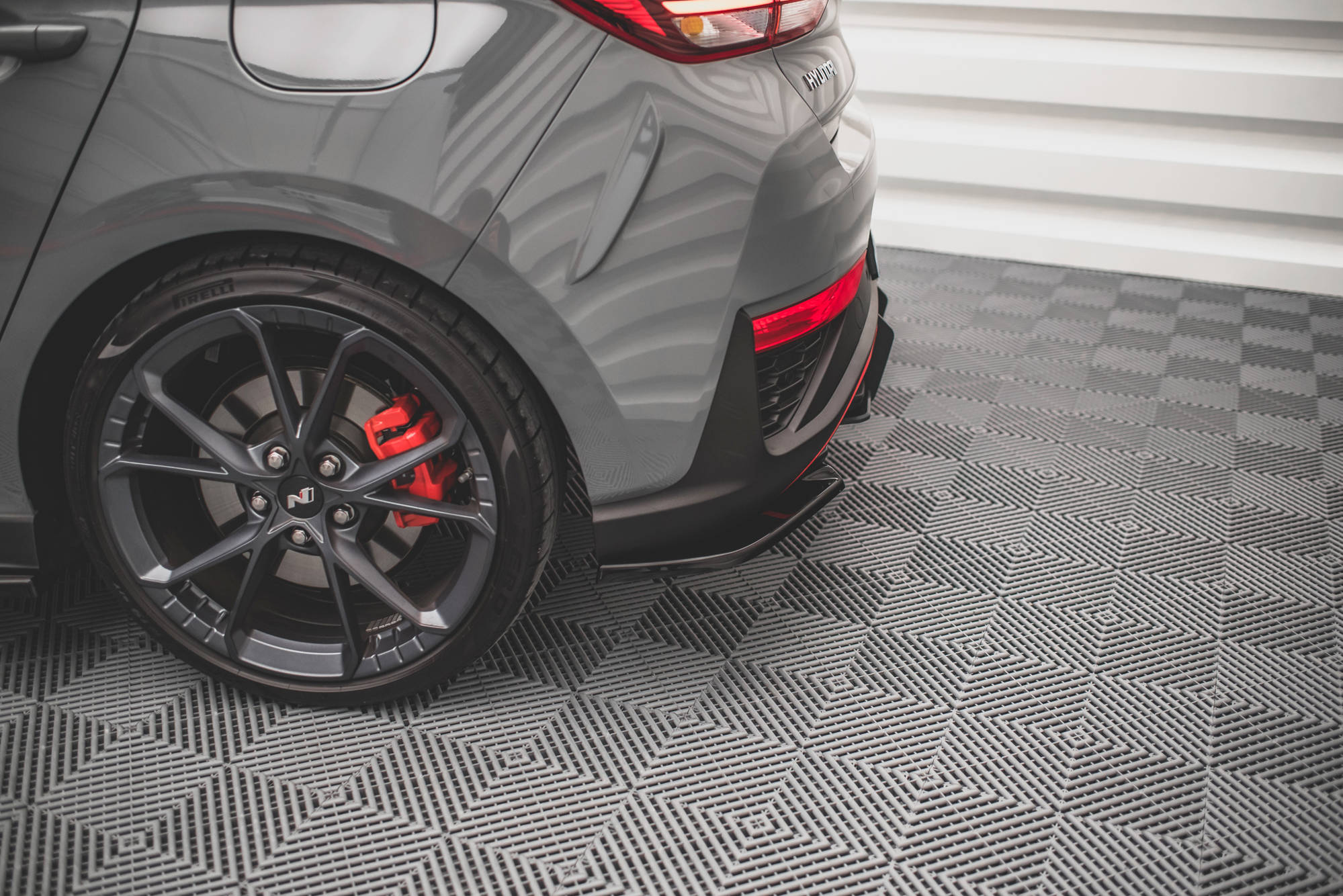 Maxton Design Heck Ansatz Flaps Diffusor V.2 passend für Hyundai I30 N Hatchback Mk3 Facelift schwarz Hochglanz