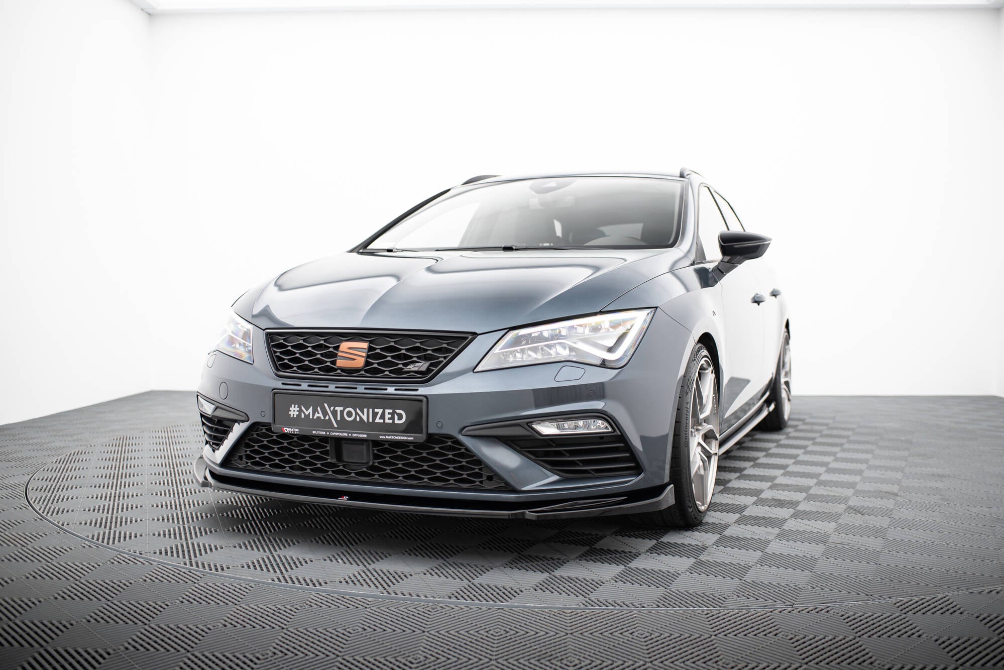 Maxton Design Street+ Spoilerlippe Front Ansatz V.5 passend für Seat Leon Cupra / FR Mk3 FL schwarz Hochglanz