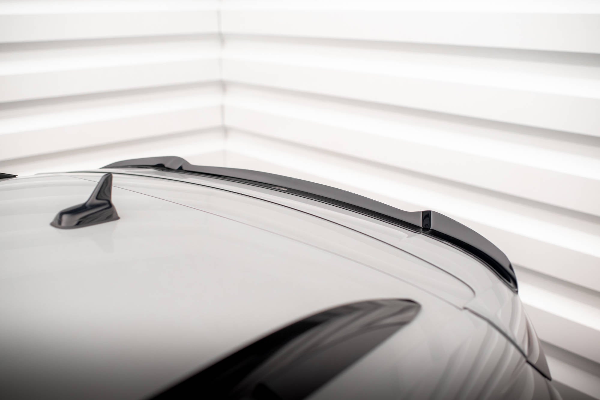 Maxton Design Spoiler CAP passend für Skoda Karoq Sportline Mk1 Facelift schwarz Hochglanz