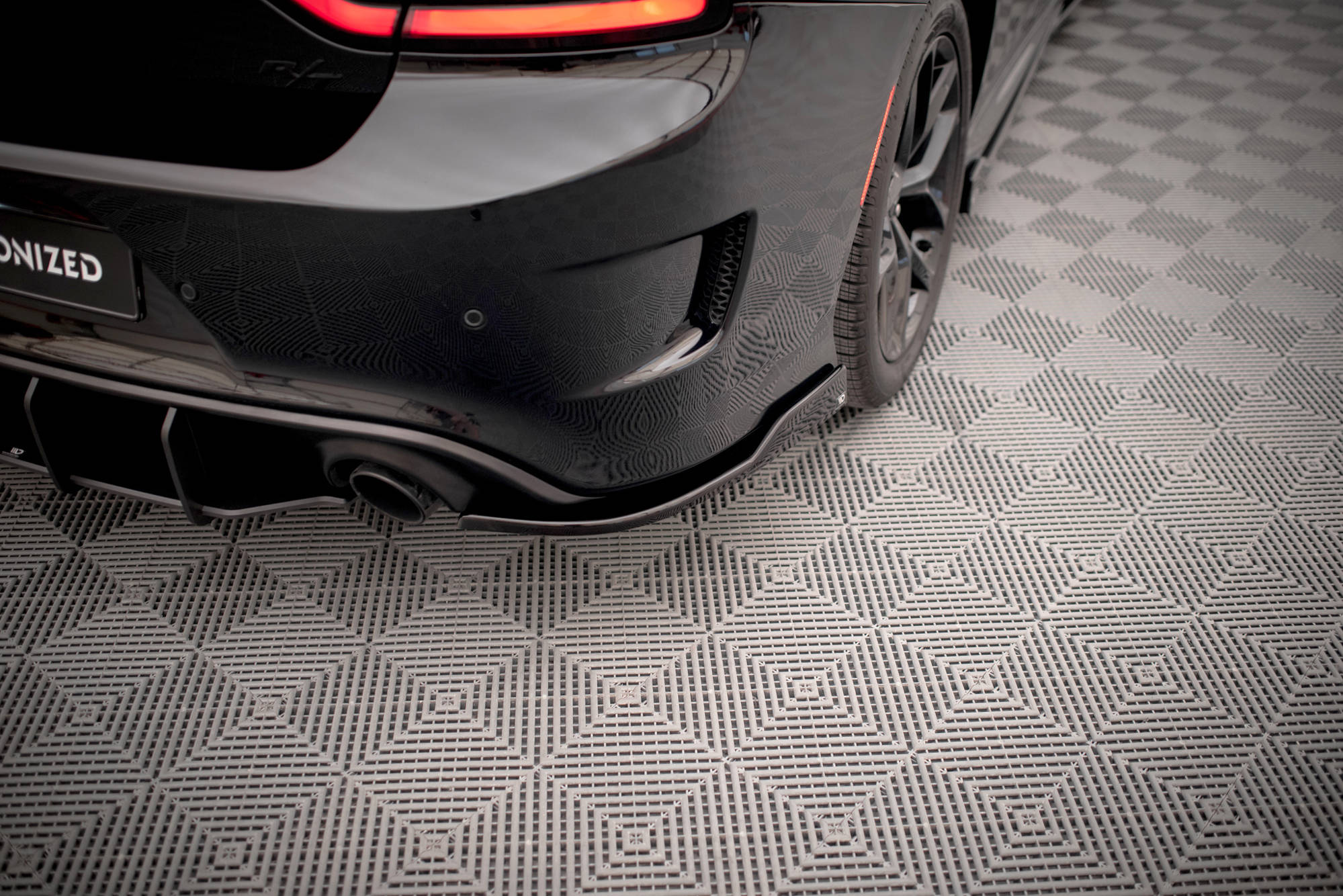 Maxton Design Heck Ansatz Flaps Diffusor passend für Dodge Charger SRT Mk7 Facelift schwarz Hochglanz