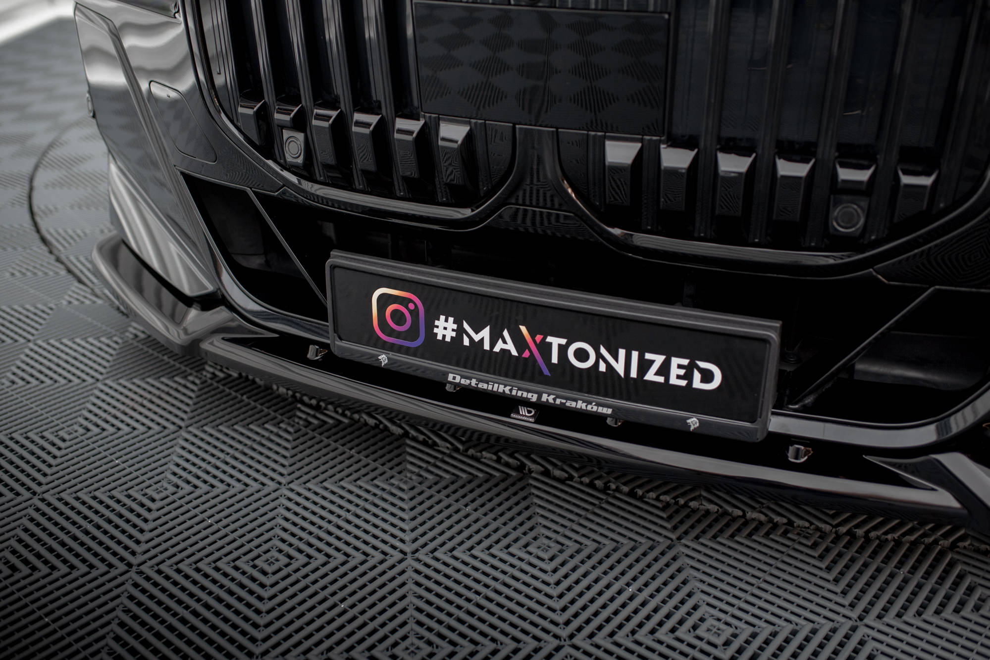 Maxton Design Street+ Spoilerlippe Front Ansatz V.2 passend für BMW 7 M-Paket / M760e / i7 M-Paket G70 schwarz Hochglanz