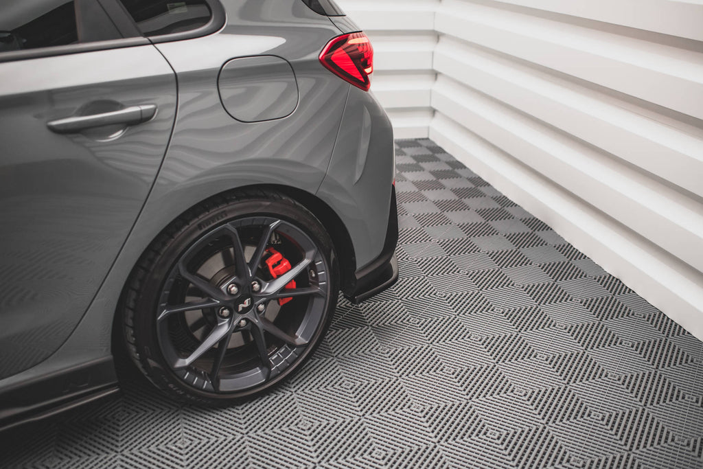 Maxton Design Heck Ansatz Flaps Diffusor V.2 passend für Hyundai I30 N Hatchback Mk3 Facelift schwarz Hochglanz