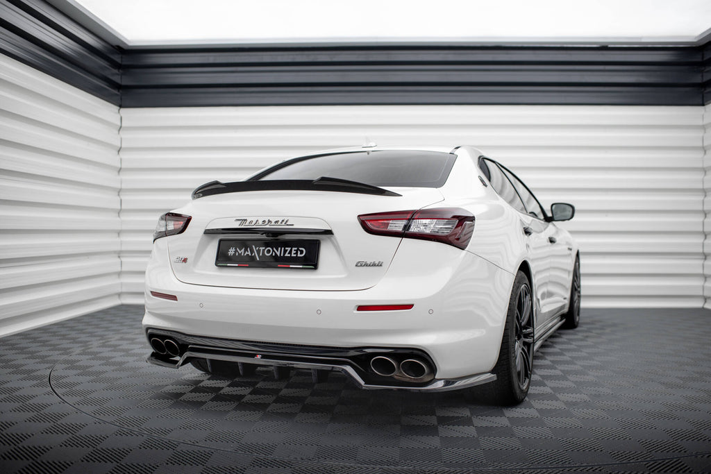 Maxton Design Street+ Mittlerer Diffusor RACE passend für Maserati Ghibli Mk3 Facelift schwarz Hochglanz