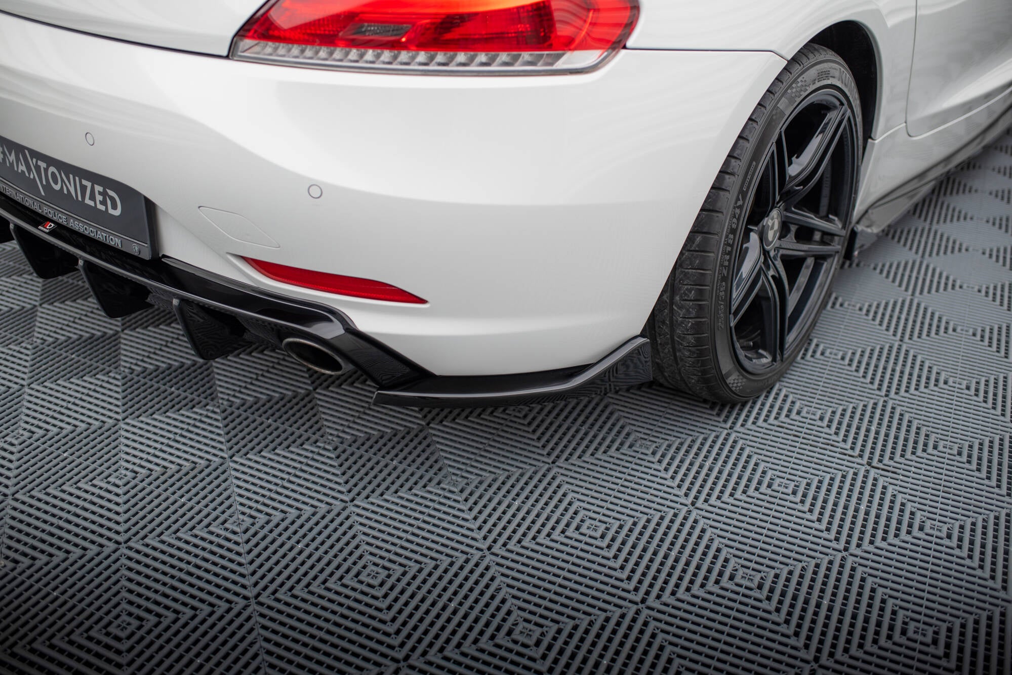 Maxton Design Heck Ansatz Flaps Diffusor passend für BMW Z4 E89 schwarz Hochglanz