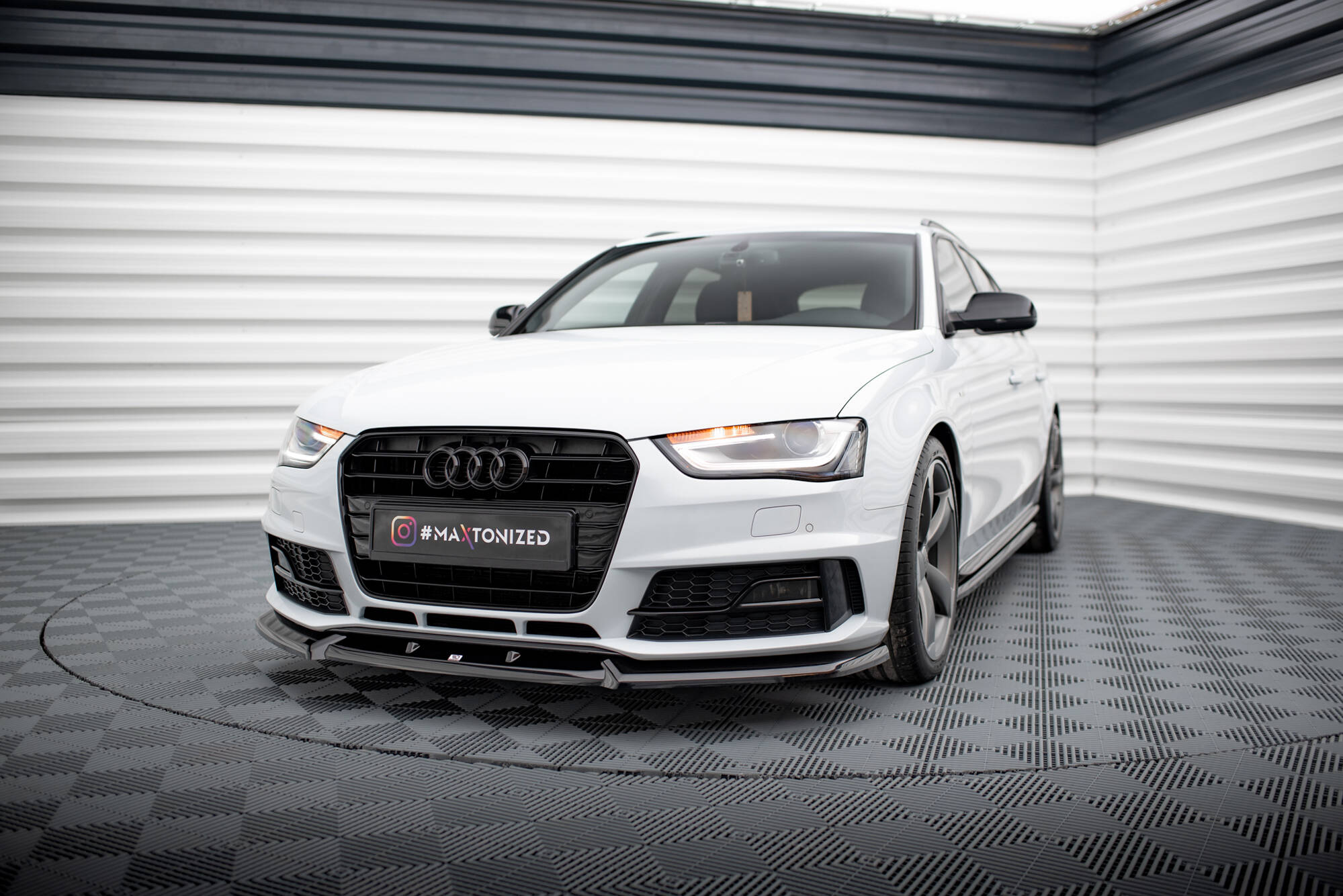 Maxton Design Street+ Spoilerlippe Front Ansatz V.1 passend für Audi A4 Competition B8 Facelift schwarz Hochglanz