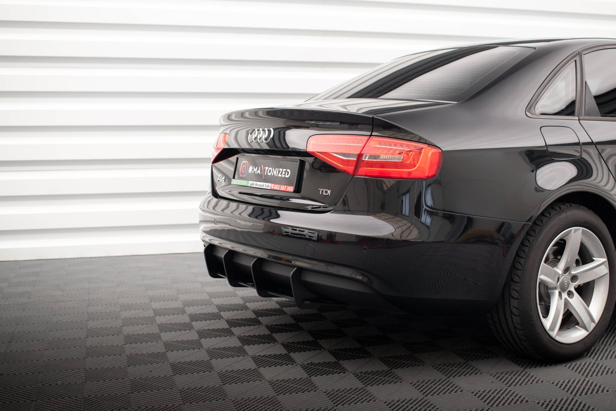 Maxton Design Street Pro Heckschürze passend für Audi A4 B8 Facelift